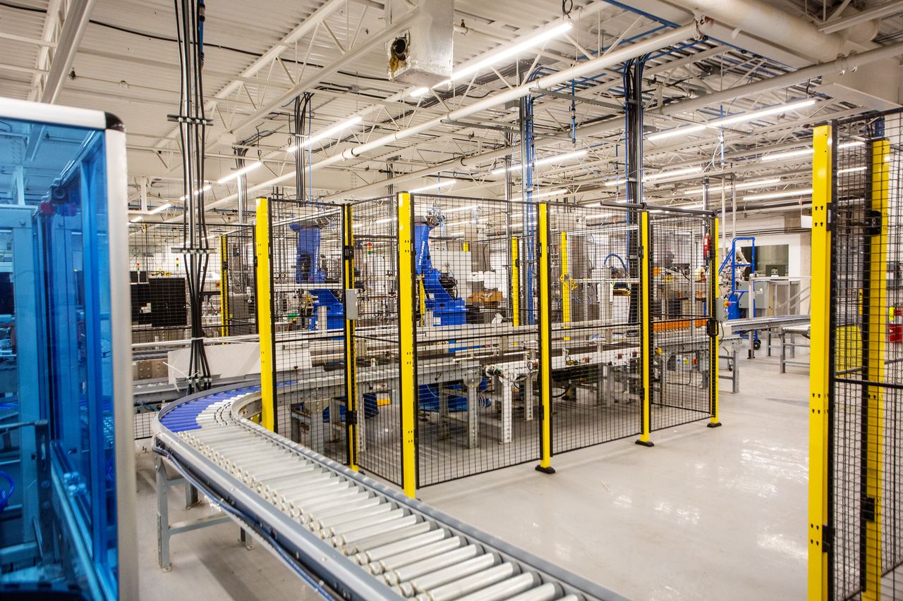 Conveyor and automation line inside a Future Transfer plant
